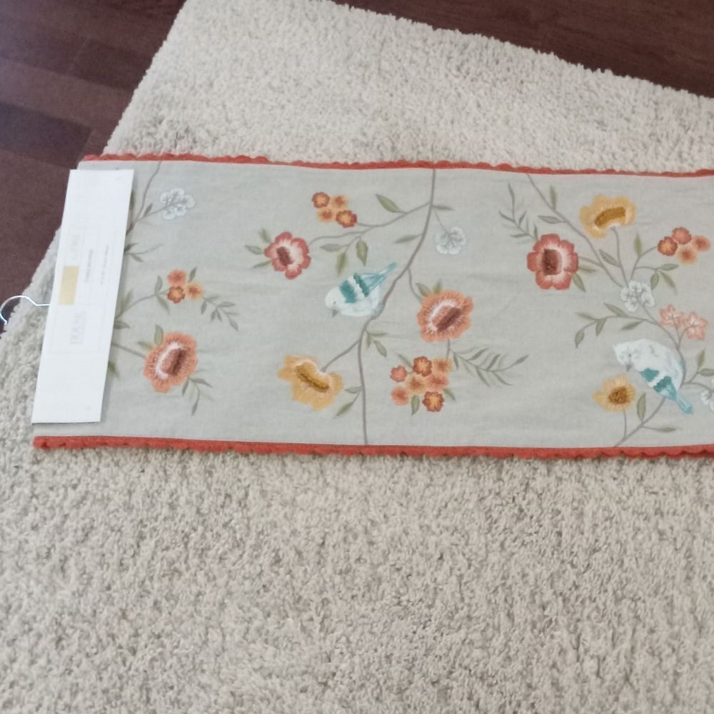 House & Garden 16x72" table runner. 100% cotton. NWT - Picture 2 of 5